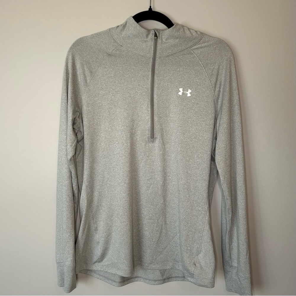 Under Armour Women’s Gray Semi-Fitted Top | All Season Gear | Workout